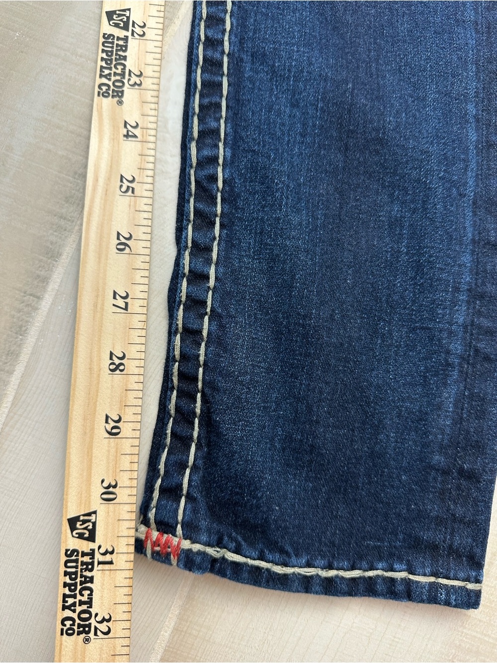 True Religion Women’s Skinny Jeans - Dark Blue with Red White Contrast Stitching - Picture 5 of 13